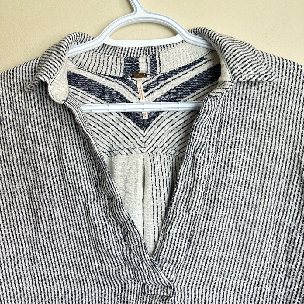 Free People Size XS Black and White Textured Knit Top - Picture 4 of 8